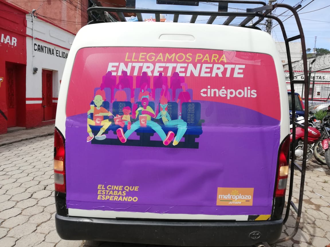 Microbus publicidad Cinepolis impresion vinil proyectos inteligentes guatemala